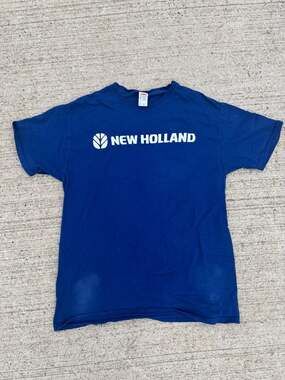 New Holland Agriculture Logo Blue Graphic T-Shirt Men's Size Medium